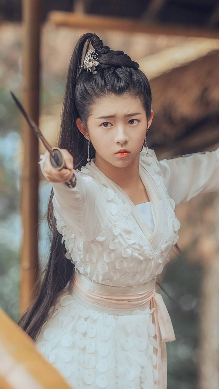 何蓝逗有没有上大学是怎么红起来的?何蓝逗的出身背景个人资料?