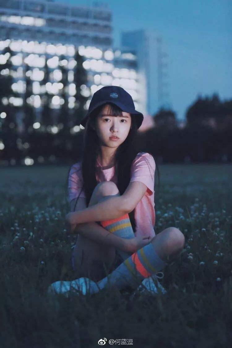 何蓝逗有没有上大学是怎么红起来的?何蓝逗的出身背景个人资料?