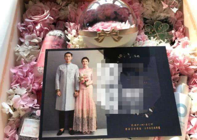 张若昀官宣结婚唐艺昕伴手礼曝光?唐艺昕超大钻戒婚纱照曝光巨甜
