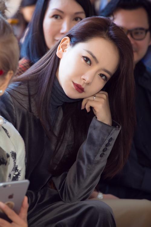 李承铉为什么喜欢看上戚薇是形婚真假?戚薇家庭背景起底女儿照片