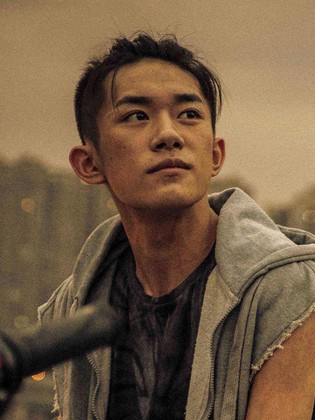 易烊千玺为何好评高实力还是人品?易烊千玺现在人气是最高的吗?