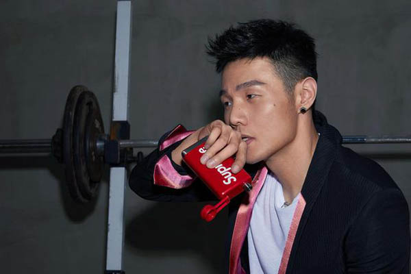 李荣浩的粉丝为什么叫鲸鱼?李荣浩身价多少为什么这么厉害知乎