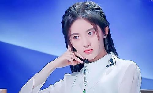 为什么说鞠婧祎是四千年美女?鞠婧祎发量怎么变多的为啥没人喜欢