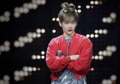 为什么大家都嘲笑周震南用2G?周震南原名叫什么在韩国被谁打了?