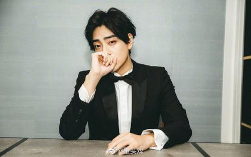 郑云龙的家庭背景父亲是做什么的?郑云龙妈妈赵文姬是谁做什么的