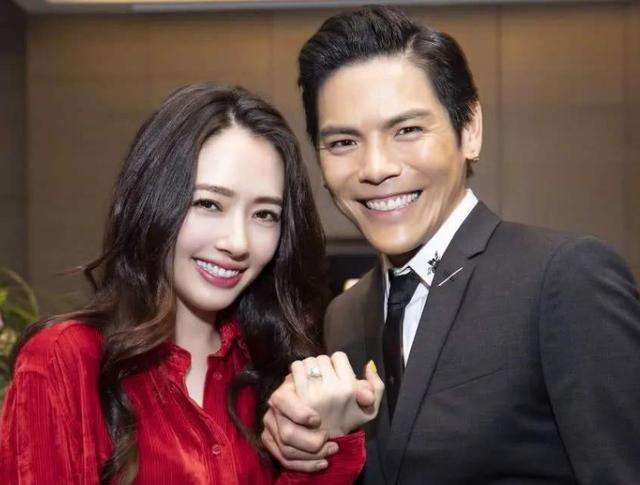 郭碧婷向佐被曝婚变再次申请注册结婚?向华强说儿媳郭碧婷不简单