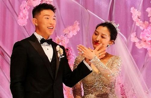 朱云峰为什么叫烧饼?烧饼朱云峰老婆章雨轩是做什么的资料照片