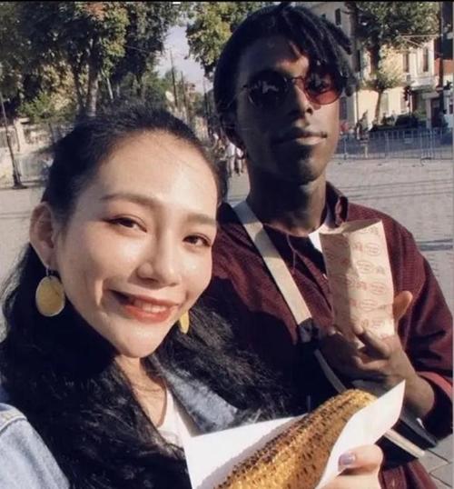 陈妍臻交过几个男朋友和布布是情侣吗?布布怎么跟陈妍臻在一起的