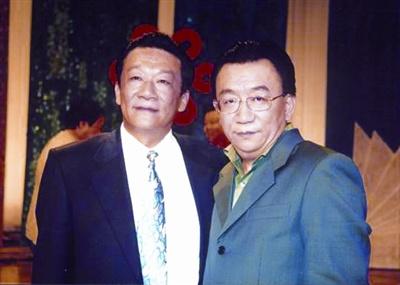 侯耀华有几任妻子侯家三胞胎是谁女儿?侯耀华和金安娜的故事揭秘