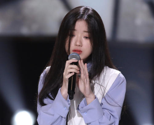 单依纯为什么随妈妈姓?单依纯家庭资料妈妈单梅芳年龄资料照片