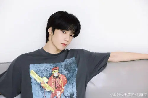 刘耀文考上了哪所高中被哪所高中录取?刘耀文为什么15岁才读初三
