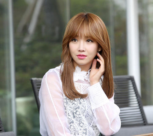 李宥利在韩国的地位,李宥利在韩国很有名是一线吗?