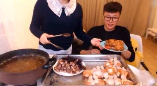 密子君饲养员谈鹏很有钱是干嘛的资料照片,密子君和饲养员分手了
