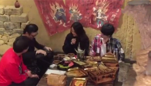 汪峰的头发很少吗为什么总戴帽子?汪峰头发稀疏谢顶是不是脱发