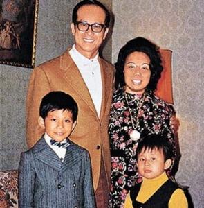 李泽钜和李泽楷谁厉害?李嘉诚为何冷落李泽楷选李泽钜作为接班人