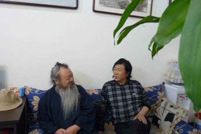 道士怎么不像和尚为什么能留头发 道士为啥能结婚生娃能吃肉喝酒?