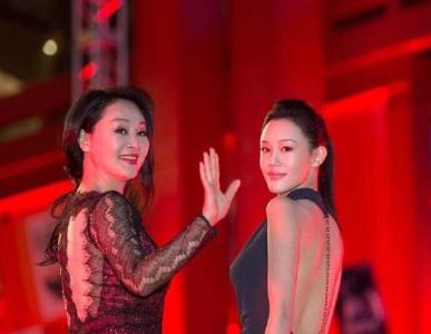 高丽雯父亲高峰是谁?高丽雯家庭背景个人资料以前丑照男友遭扒