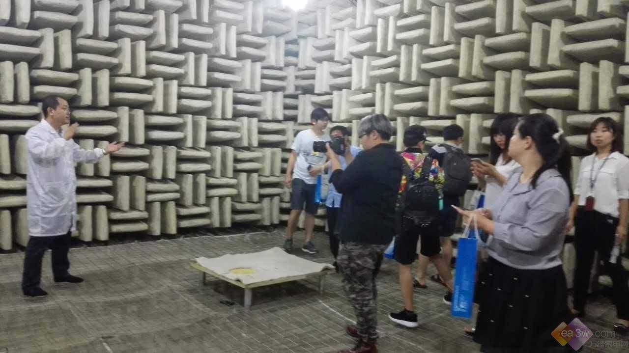 世界上最安静的房间体验感最后是被自己吓疯的,幽闭恐惧症者慎入