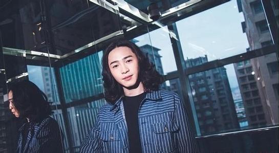 明日之子2许含光是男是女多大个人资料家庭背景介绍?微博女友是谁