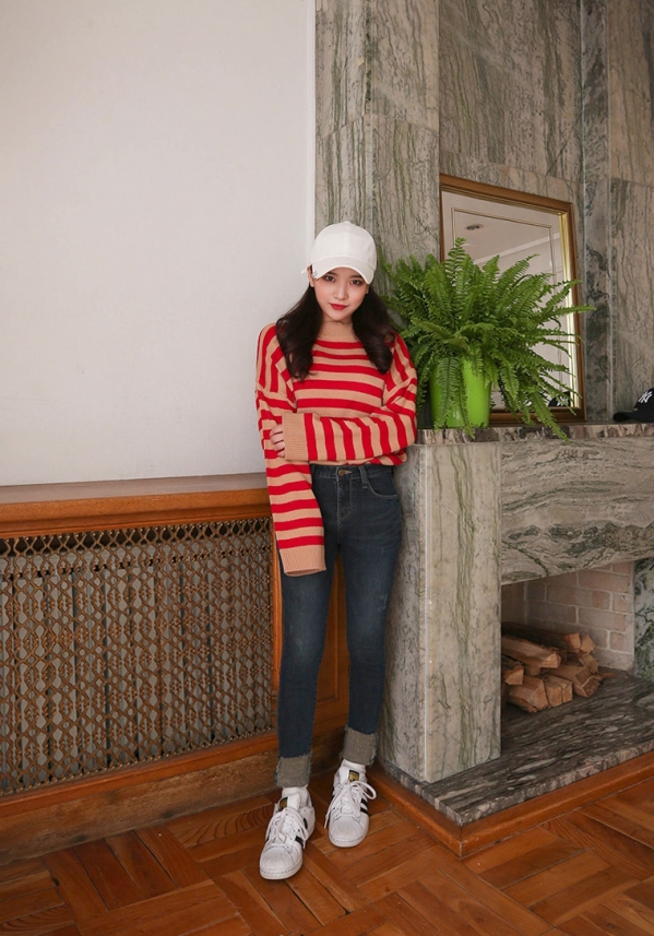 条纹上衣配什么裤子好看搭配图片 条纹元素穿出时髦复古