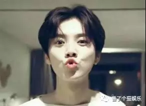听说鹿晗很照顾侯明昊两人什么关系是亲戚?鹿晗说起侯明昊的节目