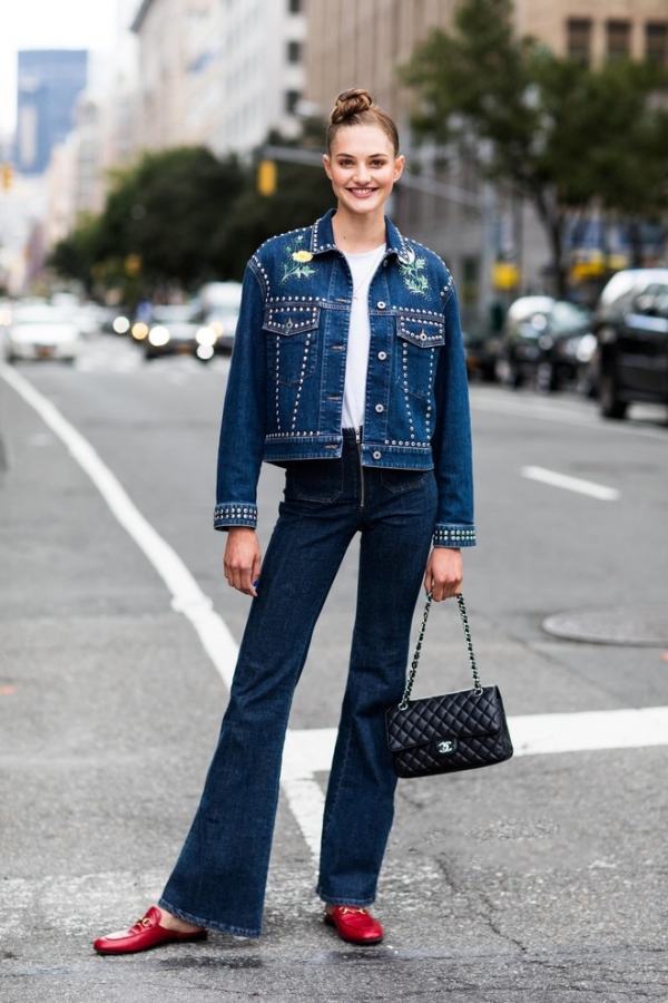 红色鞋子搭配全身图片女怎么搭配衣裤 用红色为秋冬穿搭增色