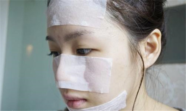 乳液怎么用才正确方法图和爽肤水哪个先用,一套护肤品的使用顺序