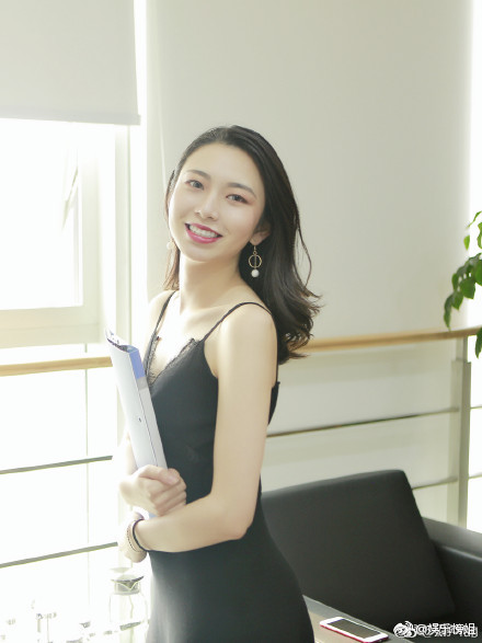 七舅脑爷闵静什么关系情侣吗为何闹翻?闵静是谁