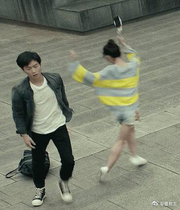 陈晓推女演员引吐槽为什么要推她 陈晓推女演员动图本尊回应原因
