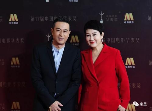 张嘉译前妻有几个岳红是张嘉译前妻吗?张嘉译张凯丽又是啥关系?